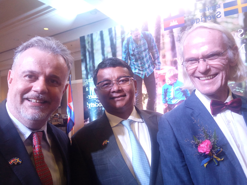 ACAC Founder, Pierre Tami (left) with HE Hang Chuon Naron, Minister of Cambodia's Ministry of Education, Youth and Sport which sits on the governing board for ACAC (centre) and Mr. Magnus Saemundsson, Sida Senior Education Advisor (right).